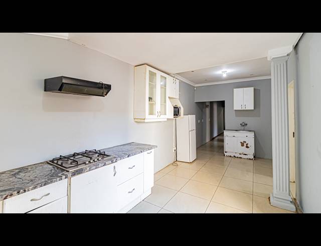 8 BEDROOM FREESTANDING FOR SALE IN WESTDENE